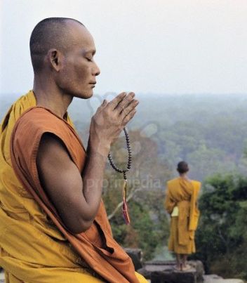 monk-praying